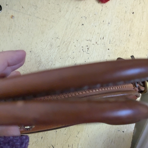 Dooney & Bourke crossbody - Picture 15 of 16